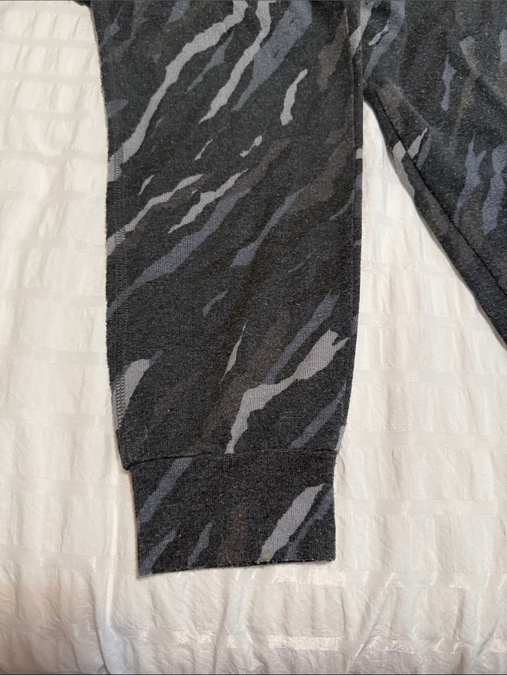 Michael Stars Women’s Gray Patterned Drawstring Lounge Pants - Picture 4 of 5